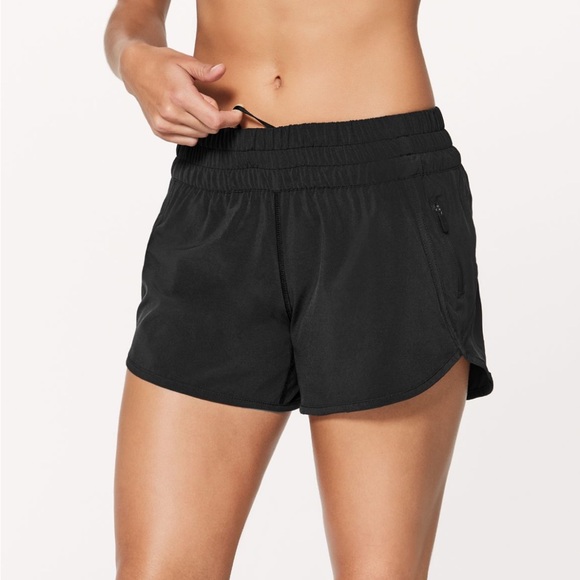 ❤️ Lululemon Tracker LR Short 4" Lined Black Size 4 NWT - Picture 2 of 13